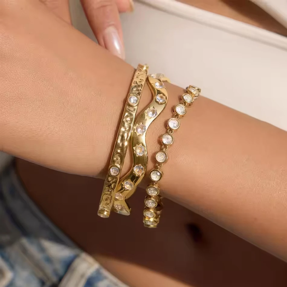 Gioielleria personalizzata OEM Bracciale rigido con zirconi in acciaio inossidabile placcato oro 18K