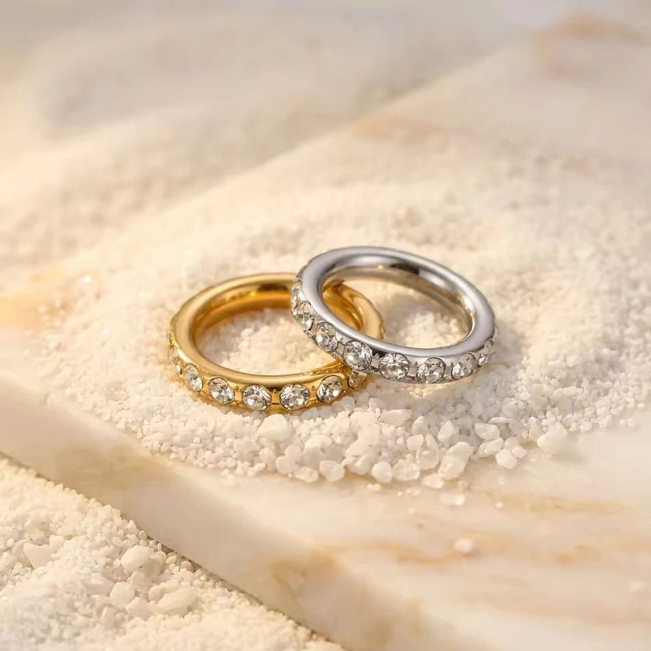 Gioielleria personalizzata OEM Anello minimalista delicato in acciaio inossidabile placcato oro 18K